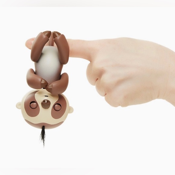 Fingerlings Interactive Baby Sloth Kingsley by WowWee Collectible - Picture 9 of 9